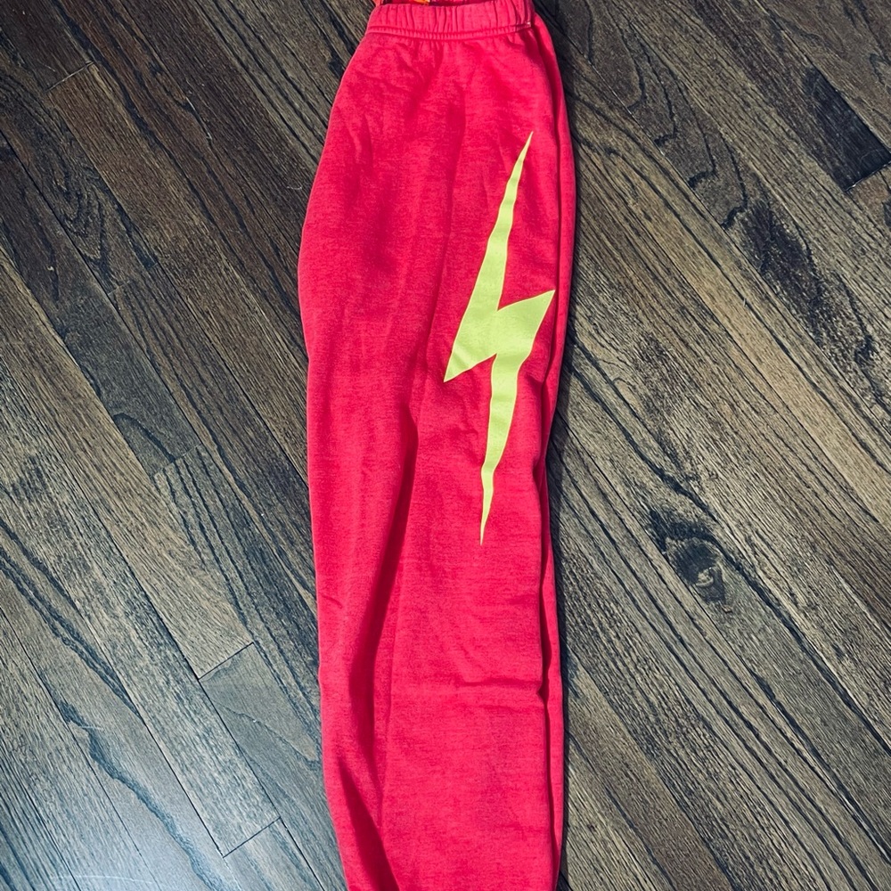 Never worn, washed once. So soft. Great bright color!
